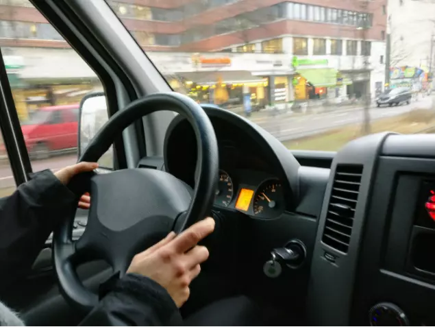 906b3c3131baa475-transport-solidaire-bis.png